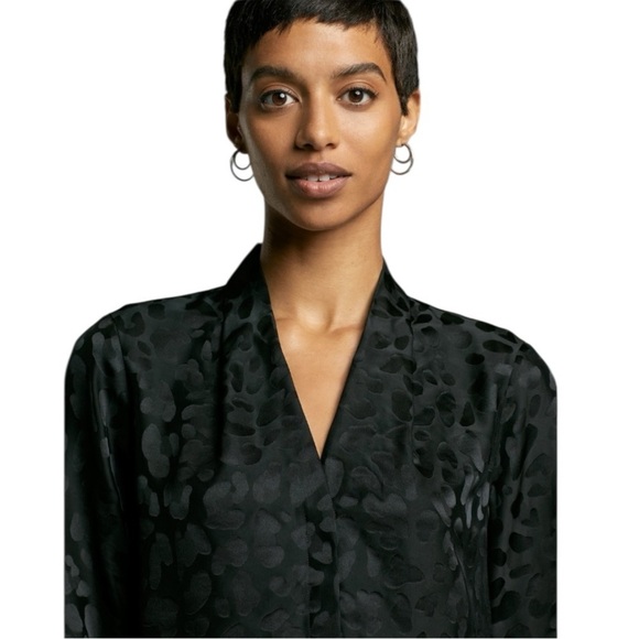 Babaton Black Leopard Power Blouse Silk Viscose Small - Picture 13 of 13